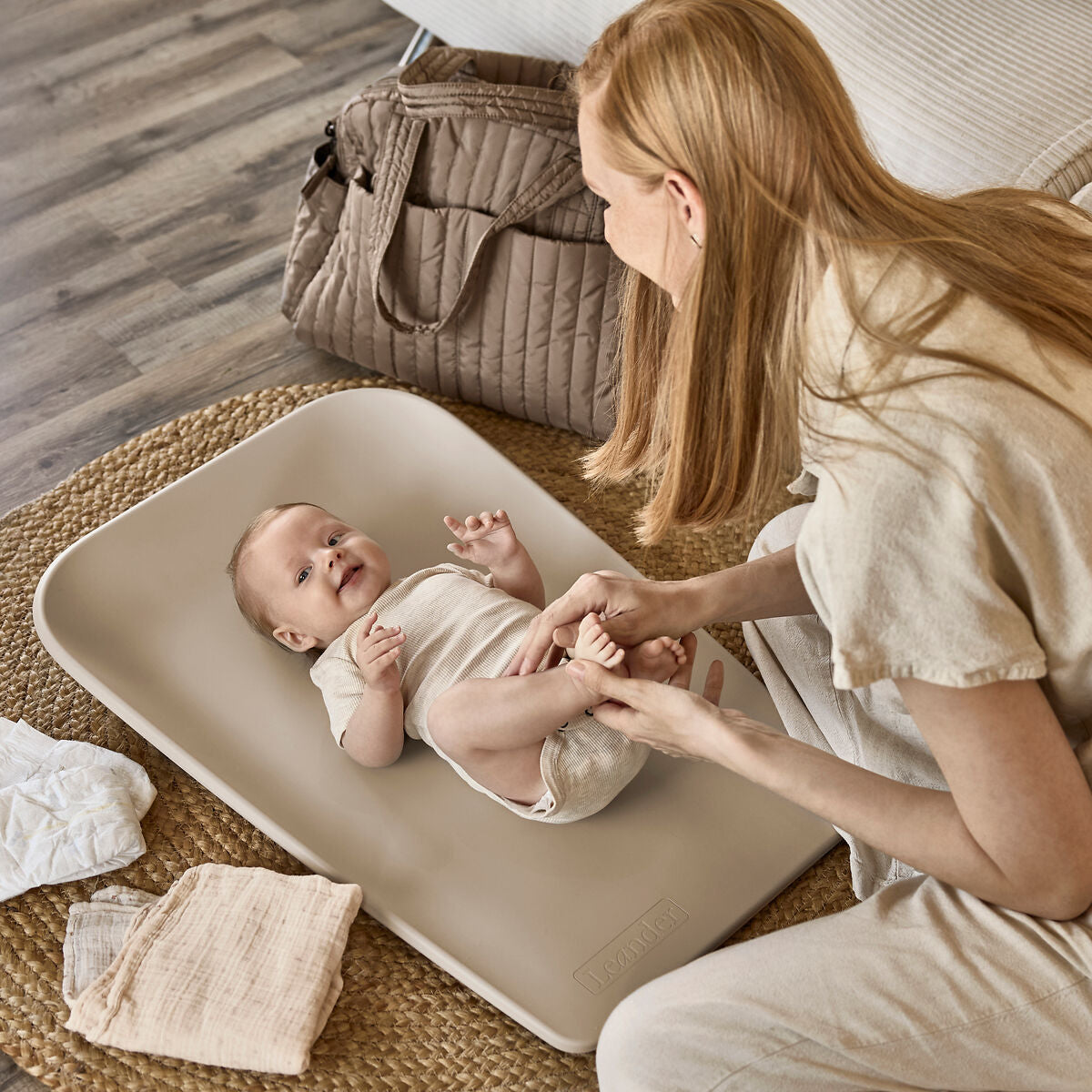 Leander Matty™ Mini Wickelauflage - Cappuccino
