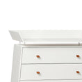 Bild in Galerie-Betrachter laden, Wickelaufsatz für Luna Kommode, white close-up links