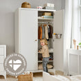 Bild in Galerie-Betrachter laden, Classic™ Kleiderschrank White mit Kind
